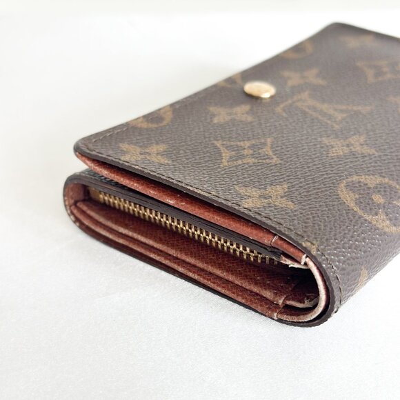 Louis Vuitton Monogram Wallet - Picture 6 of 16